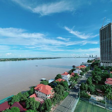 Infinity 28 Hotel And Residence Phnom Penh Esterno foto