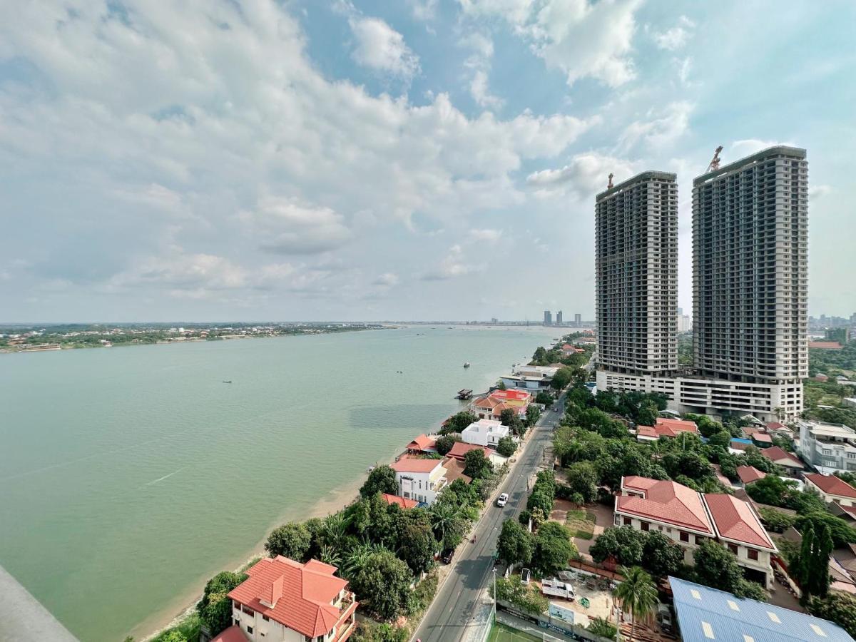 Infinity 28 Hotel And Residence Phnom Penh Esterno foto