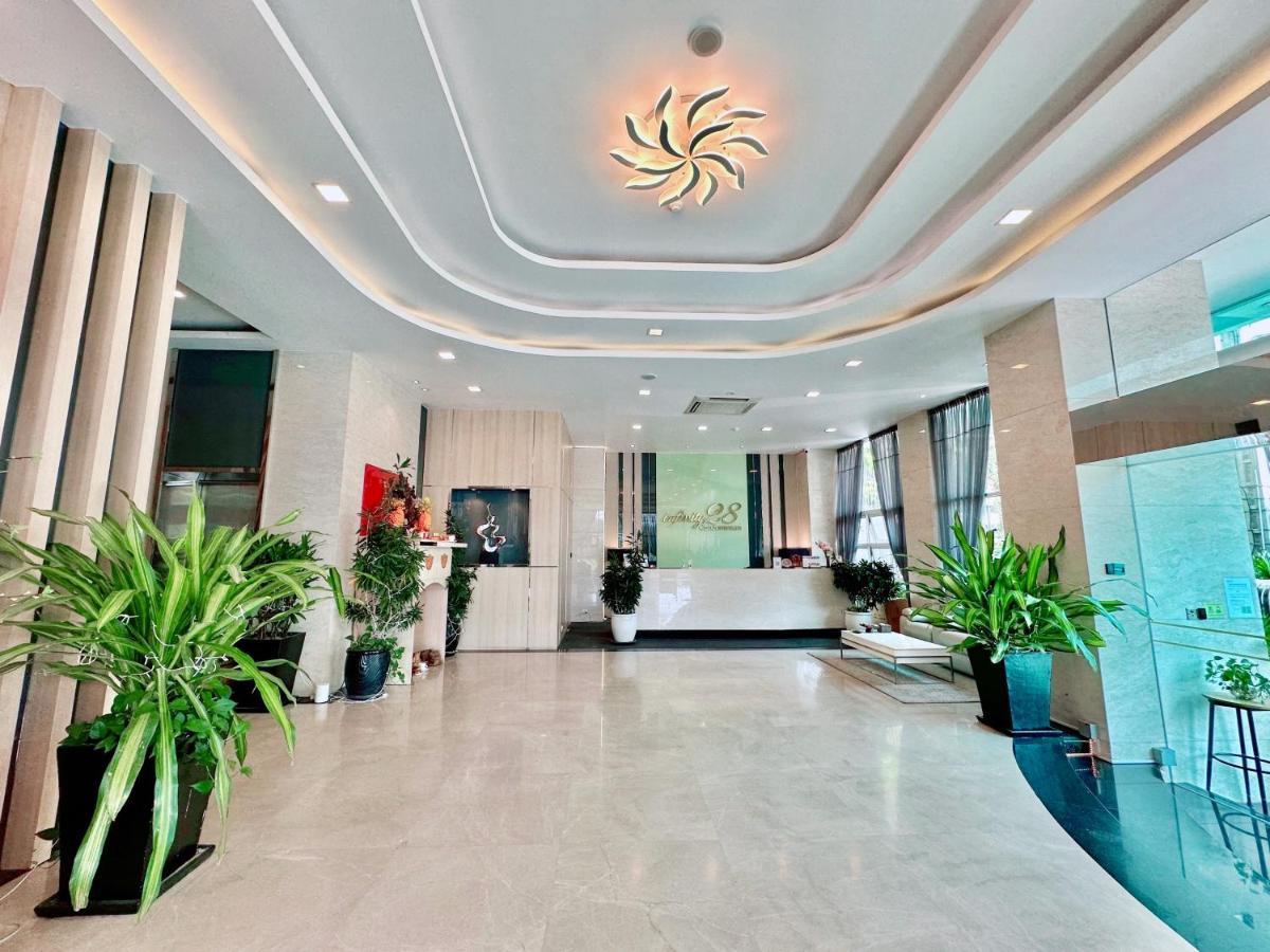 Infinity 28 Hotel And Residence Phnom Penh Esterno foto