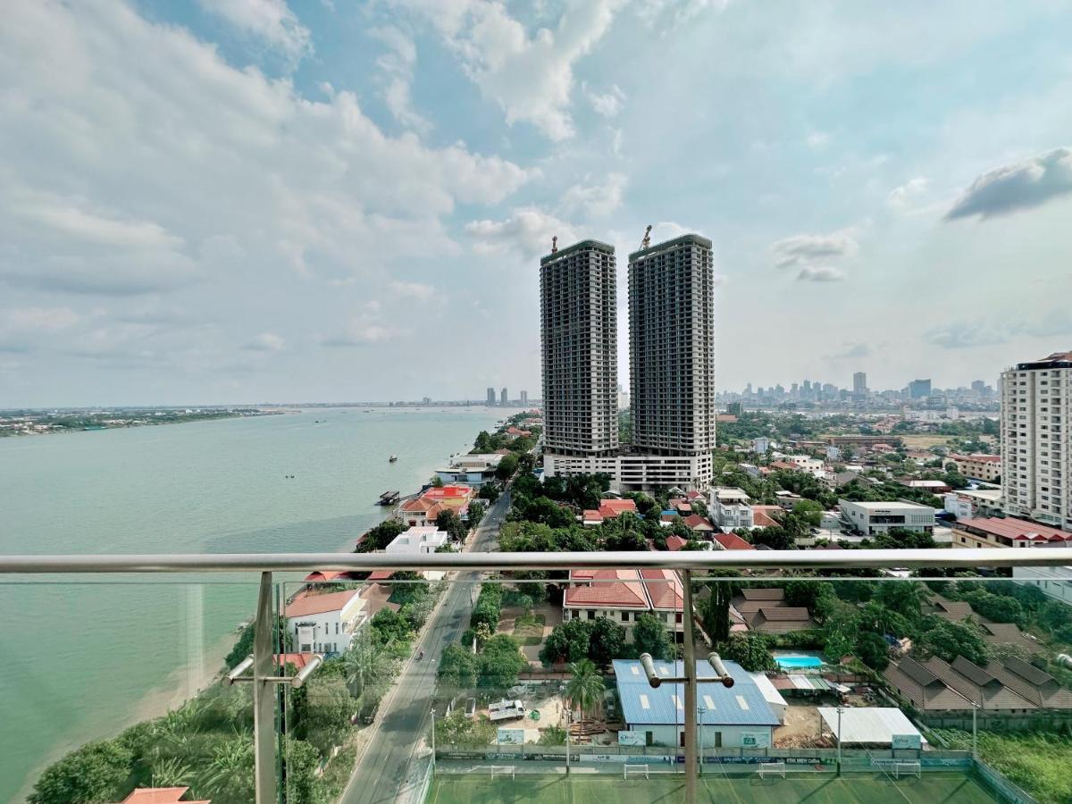 Infinity 28 Hotel And Residence Phnom Penh Esterno foto