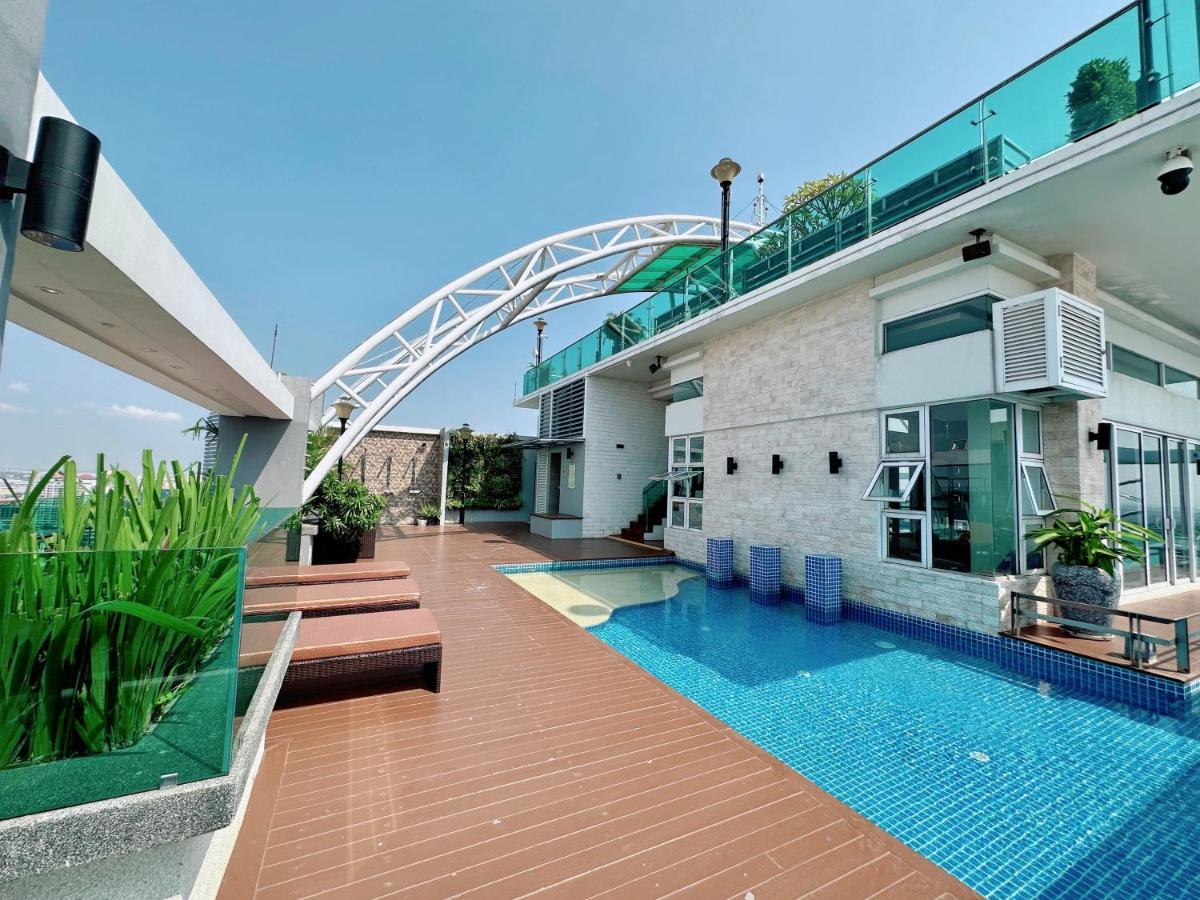 Infinity 28 Hotel And Residence Phnom Penh Esterno foto