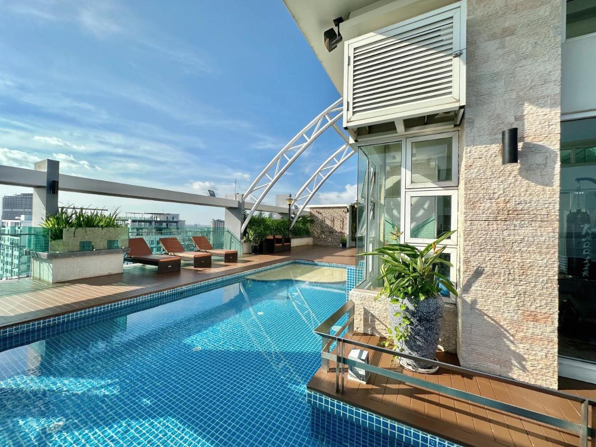 Infinity 28 Hotel And Residence Phnom Penh Esterno foto