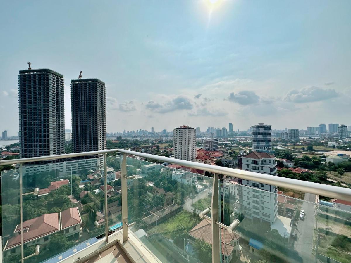 Infinity 28 Hotel And Residence Phnom Penh Esterno foto