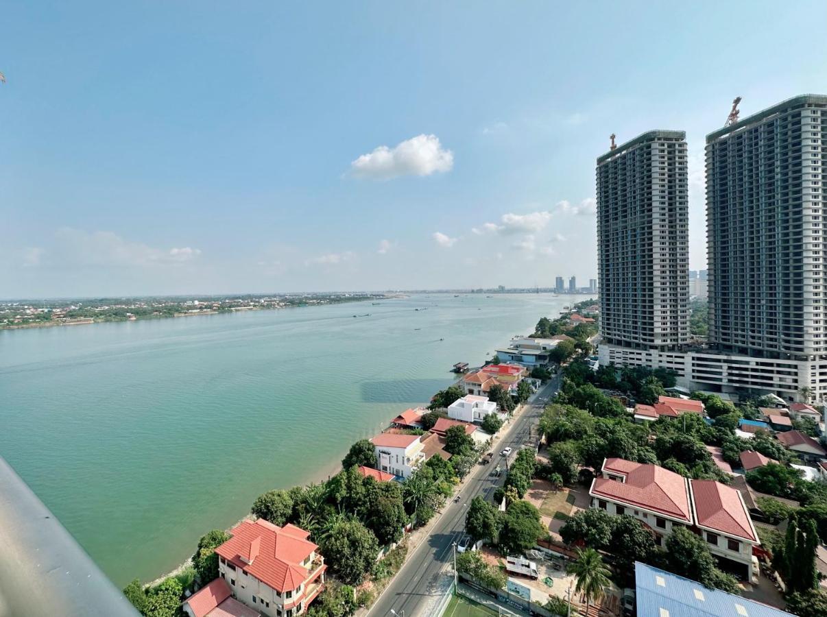 Infinity 28 Hotel And Residence Phnom Penh Esterno foto