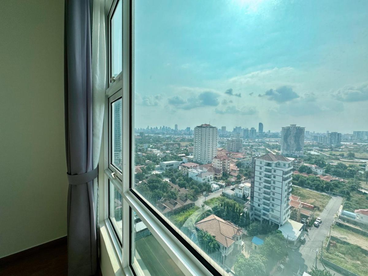 Infinity 28 Hotel And Residence Phnom Penh Esterno foto