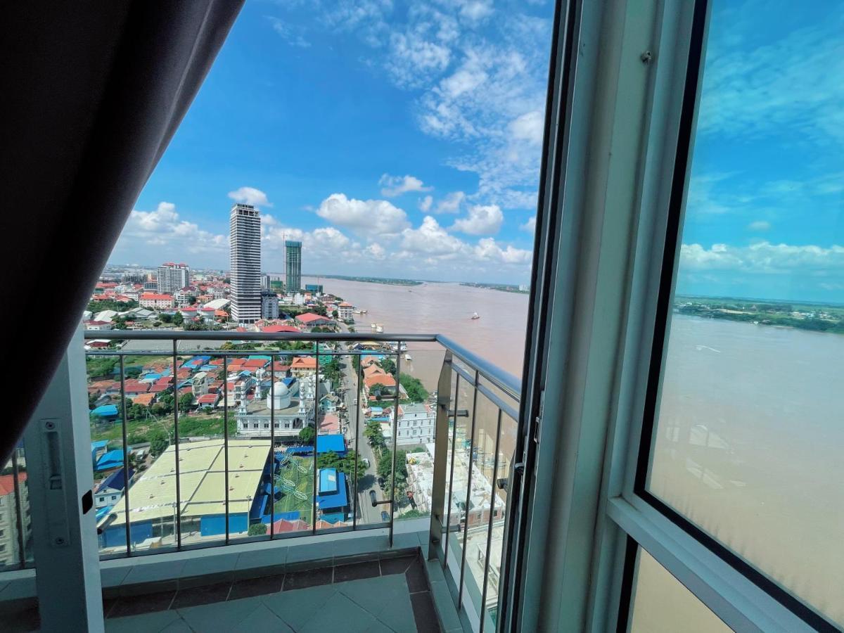 Infinity 28 Hotel And Residence Phnom Penh Esterno foto
