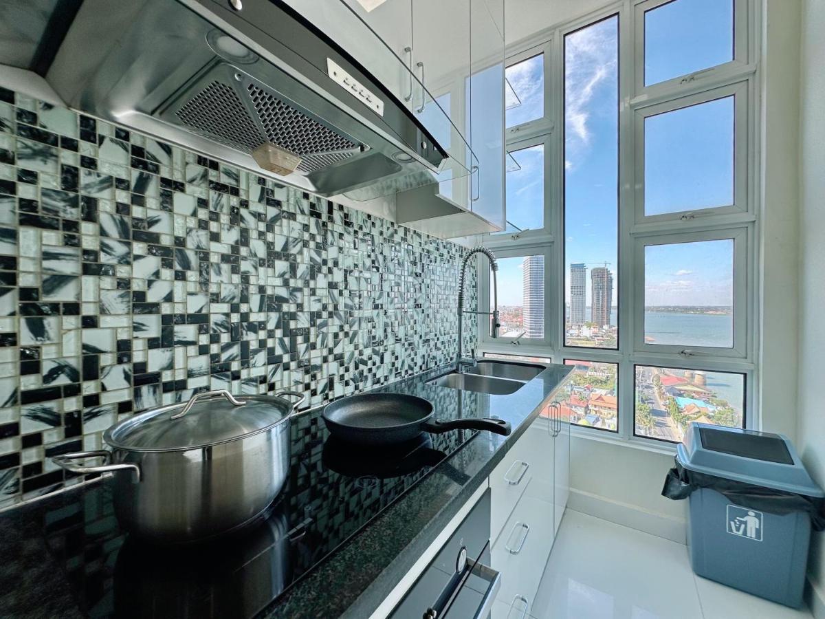 Infinity 28 Hotel And Residence Phnom Penh Esterno foto
