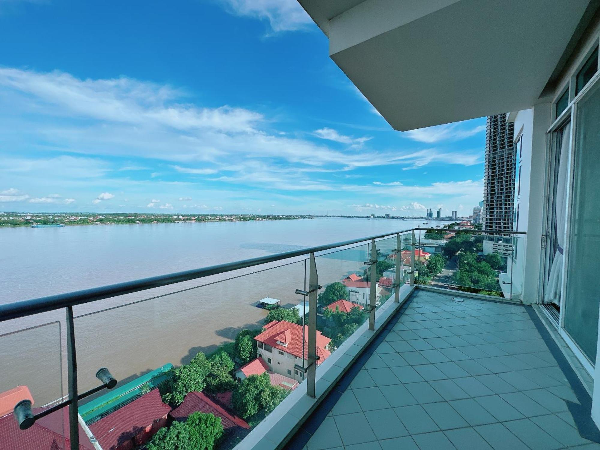 Infinity 28 Hotel And Residence Phnom Penh Esterno foto