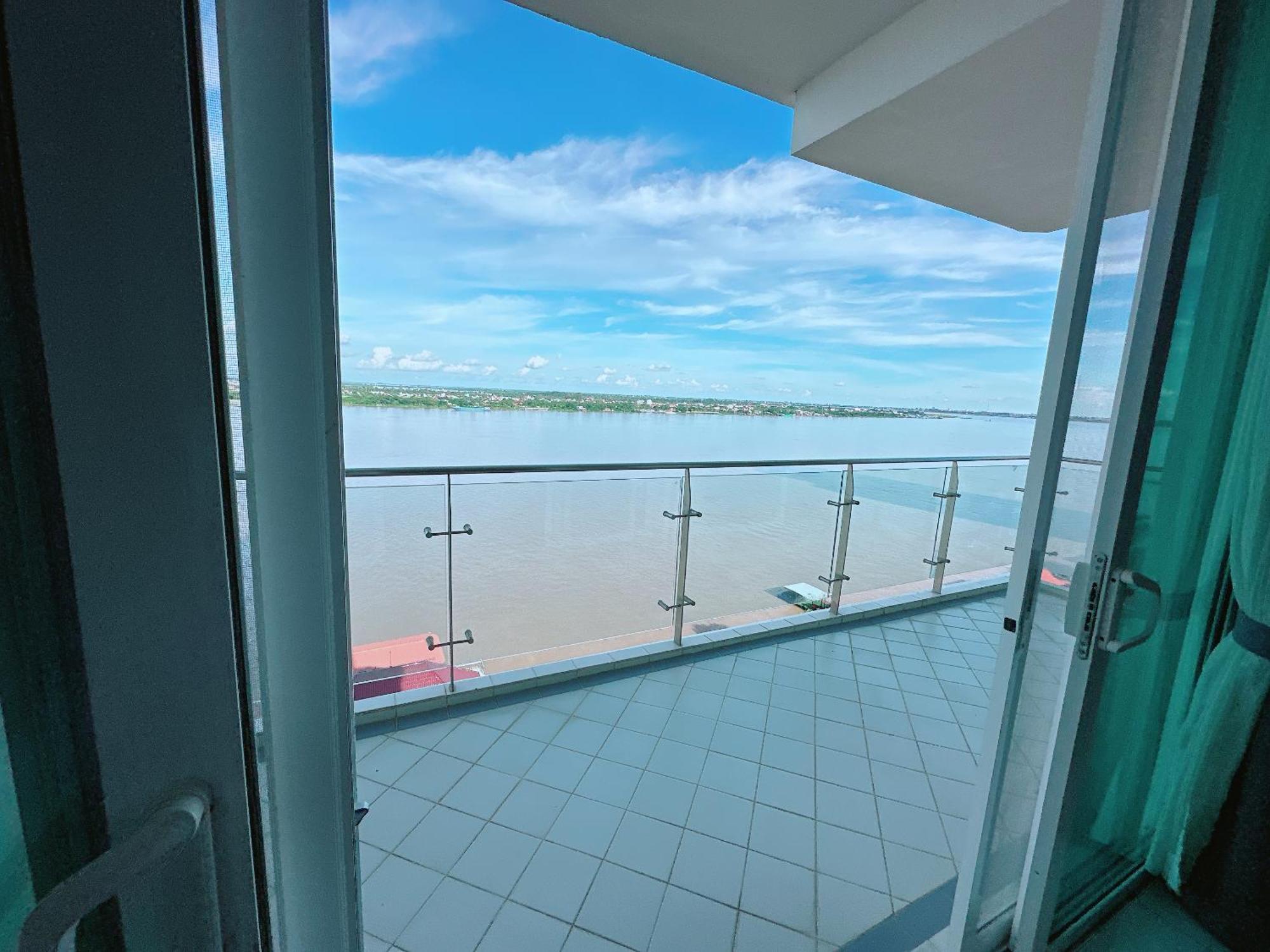 Infinity 28 Hotel And Residence Phnom Penh Esterno foto